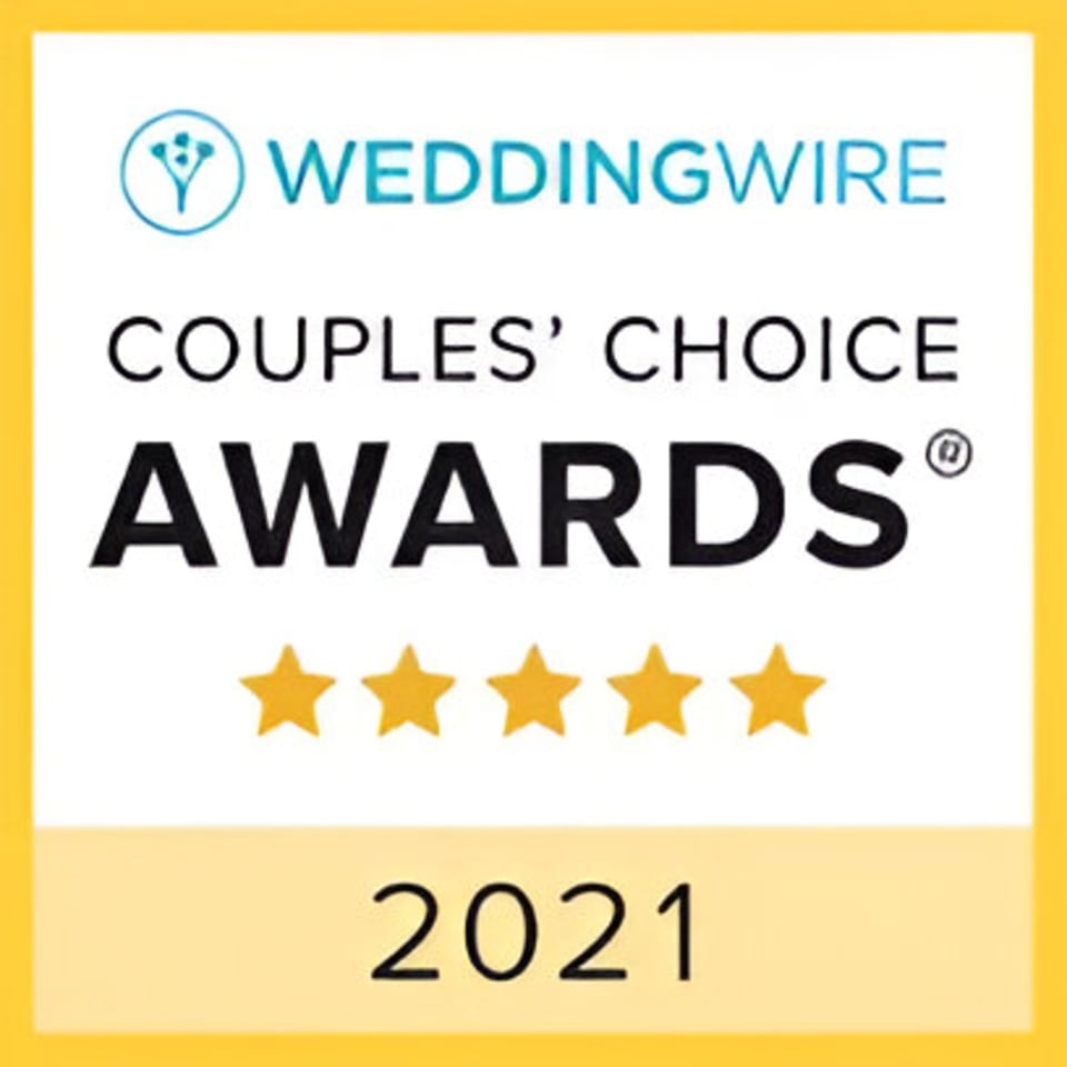 WeddingWire Couples' Choice Awards 2021 badge with five gold stars.