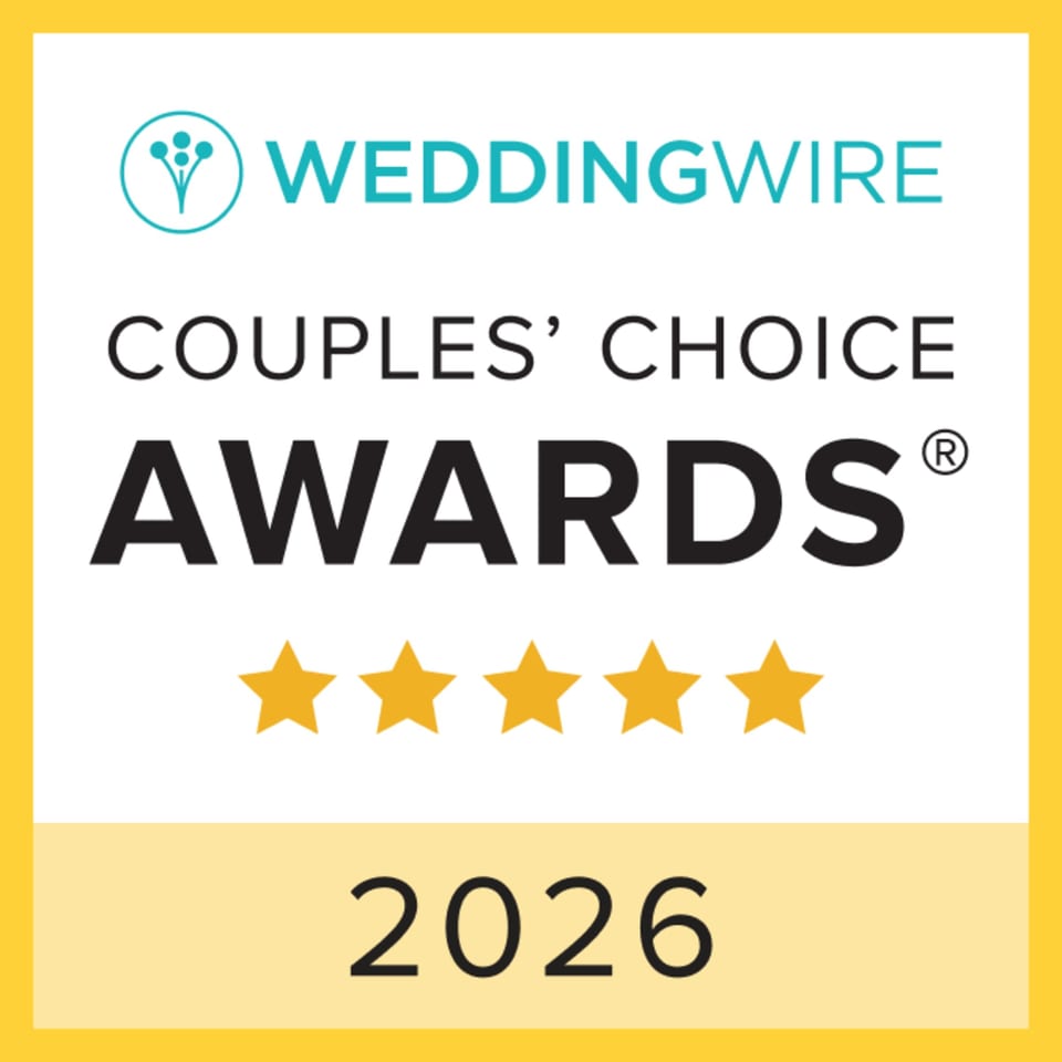 WeddingWire Couples' Choice Awards 2026 badge with five gold stars on a yellow and white background.