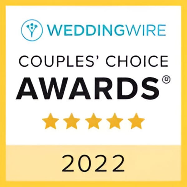 WeddingWire Couples' Choice Awards 2022 with five gold stars on a yellow and white background.