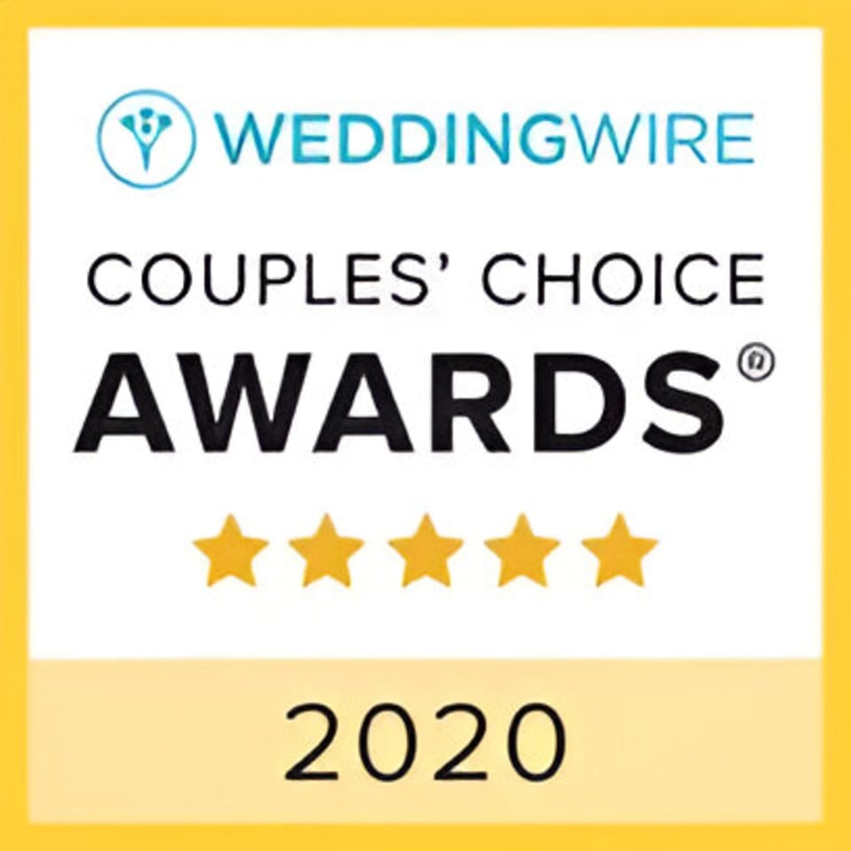 WeddingWire Couples' Choice Awards 2020 with five gold stars on a yellow and white background.
